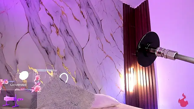 Mm0llylewis18's cam snapshot