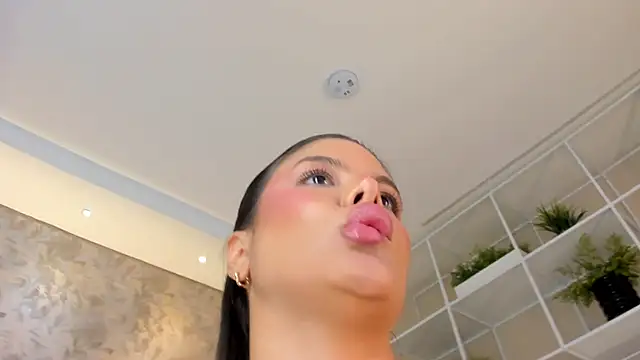 JadaKai live sex cam