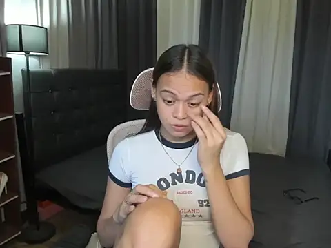 Seductive_Margaux live sex cam