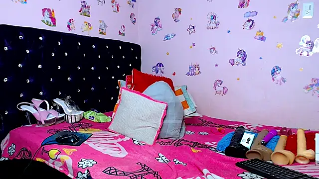 ShantalTsFox live sex cam