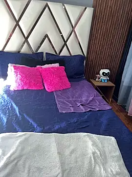 Roxy_rousse01's cam snapshot