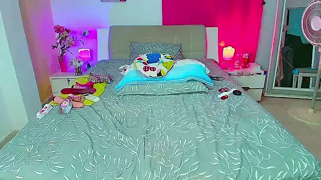 Kendralove31xxx's cam snapshot