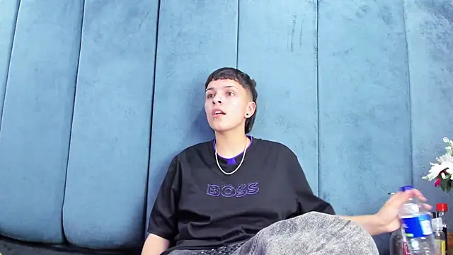 Megan_Thompson_'s cam snapshot