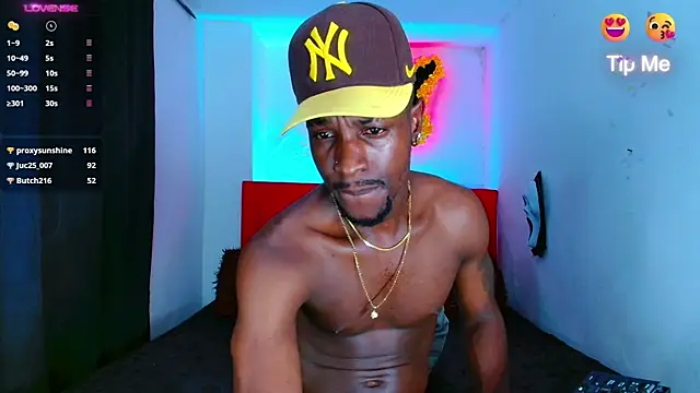 Aroonsexyboy live sex cam