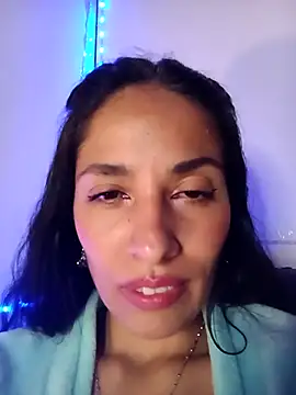 chloewildd_'s cam snapshot