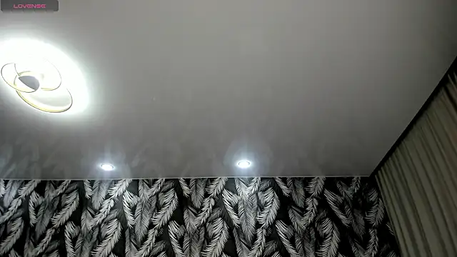 NicolleXPeach's cam snapshot