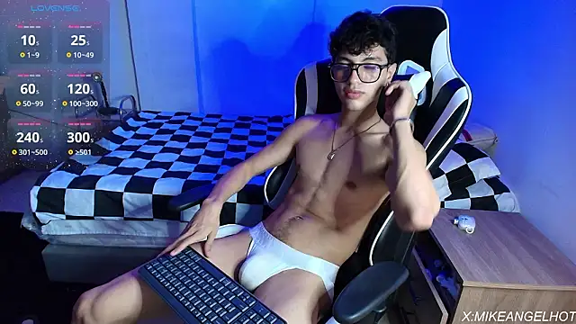 Angelligth's cam snapshot