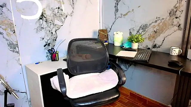 AlixLong's cam snapshot