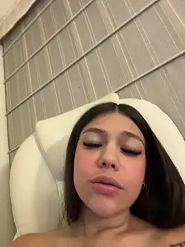 Alyshanon18 live sex cam