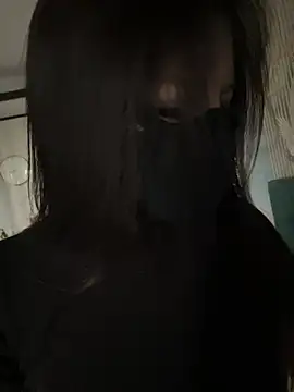 Carlin-yiyi live sex cam