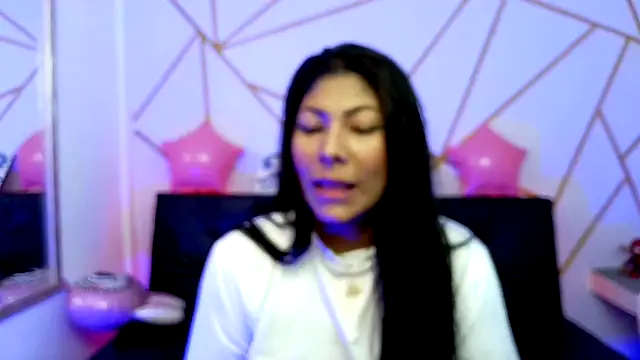 yvanna__smith's cam snapshot