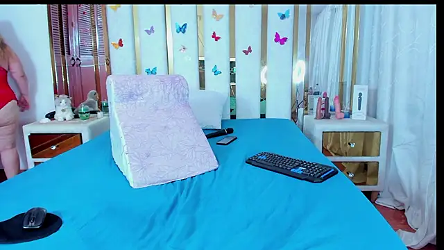 AnyelaGitanaMature live sex cam