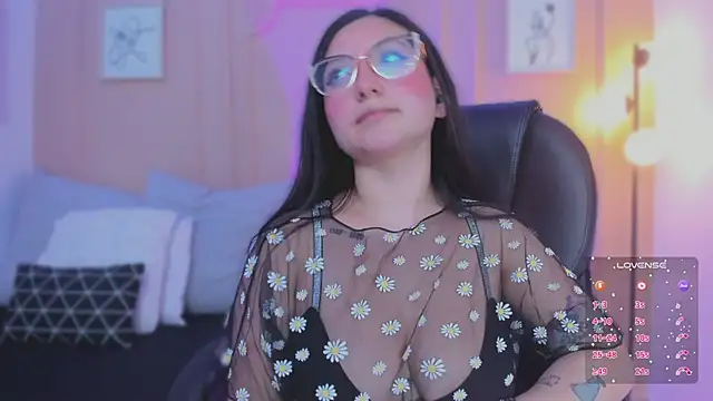 lucy_neil's cam snapshot