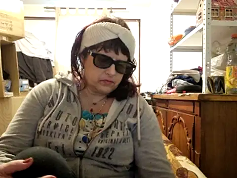 Samantha_Squirt@xh live sex cam