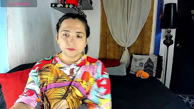 SARAMISHA live sex cam