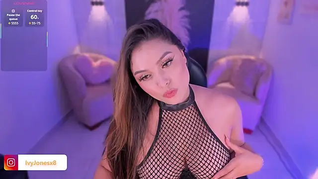 IvyJonesX live sex cam