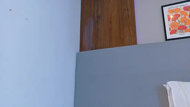 SaraHalls live sex cam