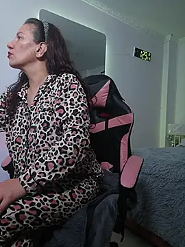 Marie_Mature live sex cam