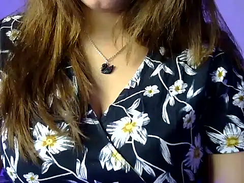 Gujjugirl1's cam snapshot