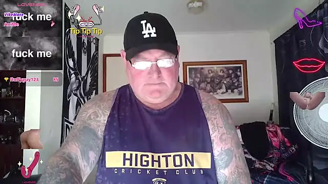 KINKYBLUEYES69 live sex cam