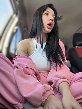 JulliaVegas live sex cam