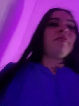 Veronicaa_lodge1's cam snapshot