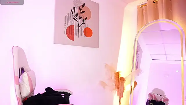 Nikita_luan's cam snapshot