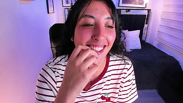 ladyraing's cam snapshot