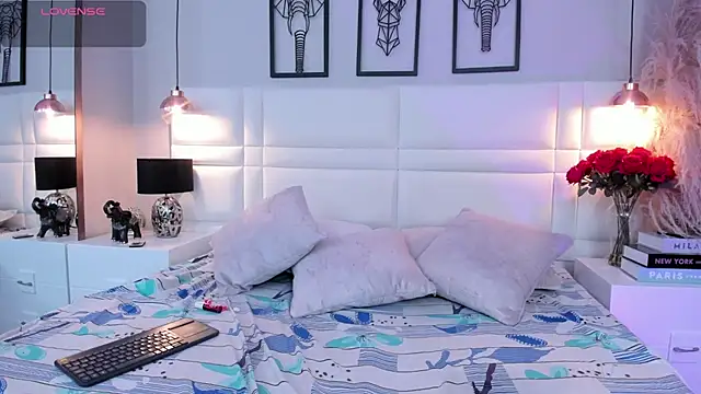 Mia_Bailey_'s cam snapshot