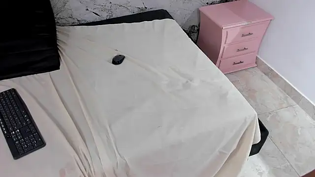 DaphneBlack's cam snapshot