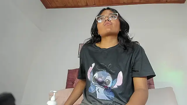 luna_velveth's cam snapshot