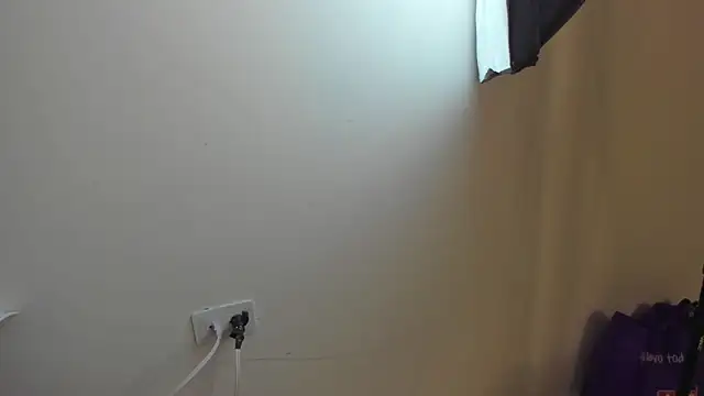 honeyy_mia live sex cam