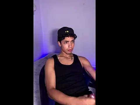 Andrew_twink18s live sex cam
