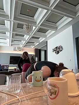 Nura_n_Sarah live sex cam