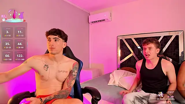 Handsomeboyss19 live sex cam