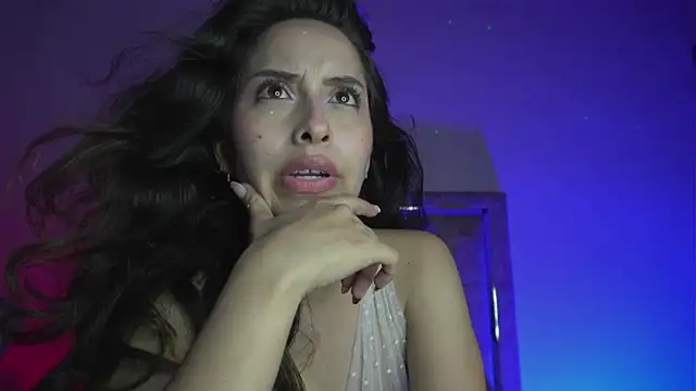 little-Emma's cam snapshot