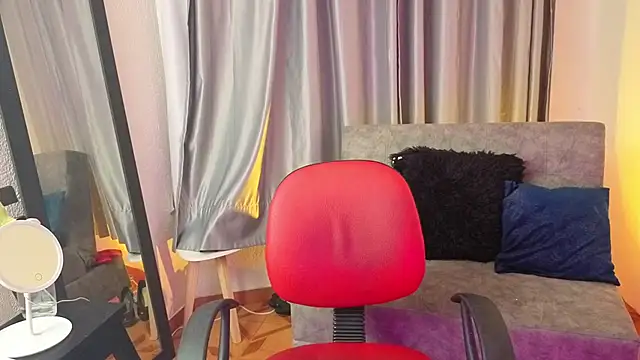 TiinaJonus_'s cam snapshot