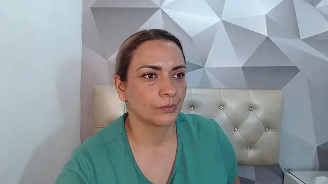 Milf-Prettyboobs's cam snapshot