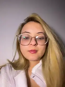 Lilaa2305's cam snapshot