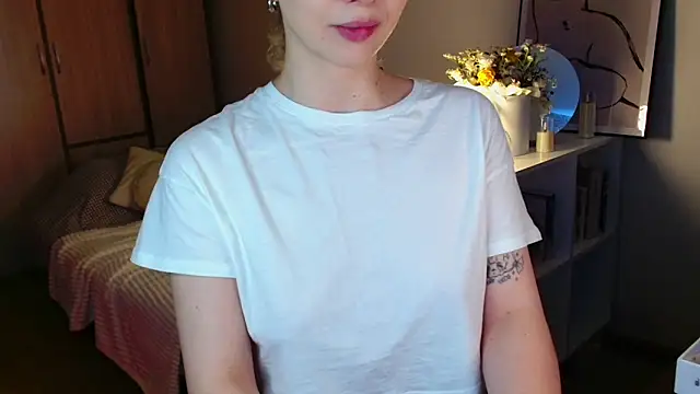 mynameloveeeeee's cam snapshot