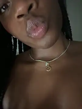 EscorpiLeoncita live sex cam