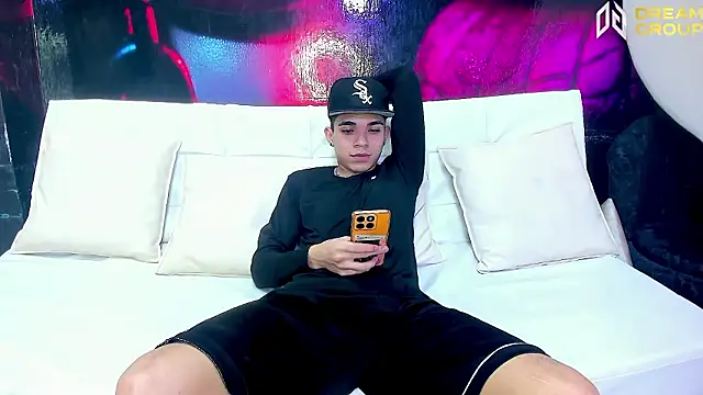 AmazingPartys live sex cam