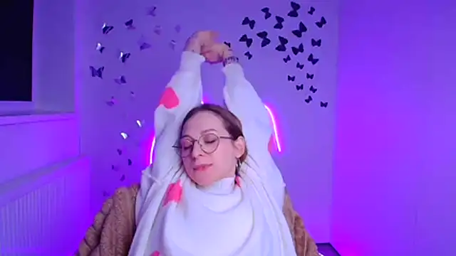 Esmi_Winter's cam snapshot