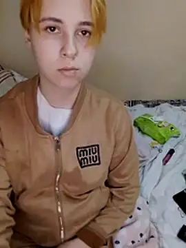 Gussie_Bridie's cam snapshot