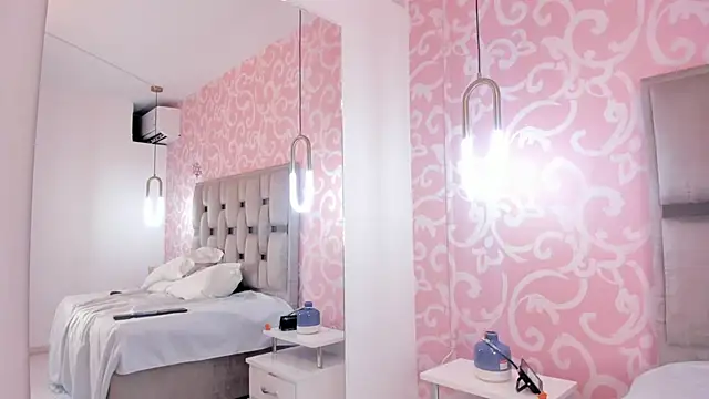 Alanna-Brooke's cam snapshot