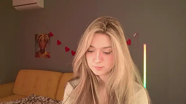 BellaSink's cam snapshot