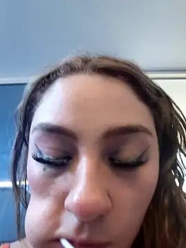 nicol_moons's cam snapshot