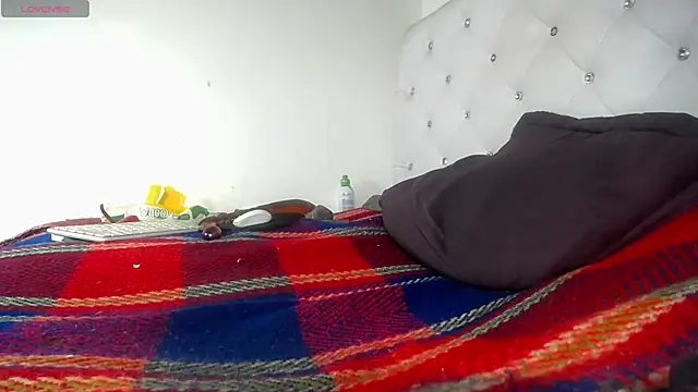 Esmeraldita788's cam snapshot