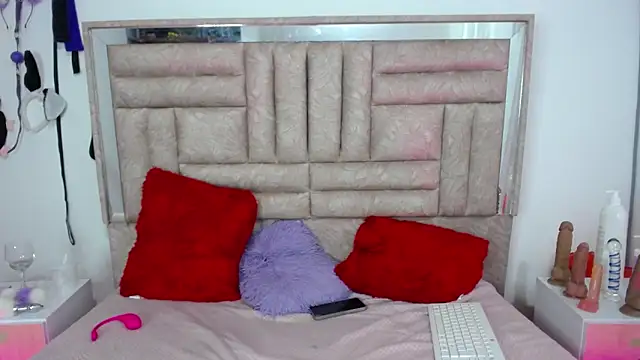 Bombom_Lux's cam snapshot