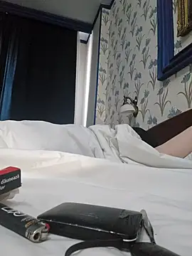 sk8brd_snwbrd_no_snitch's cam snapshot